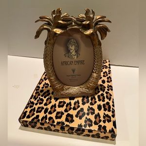 NWT DEZINE AFRICAN EMPIRE 5”x7” PALM TREE PICTURE FRAME.